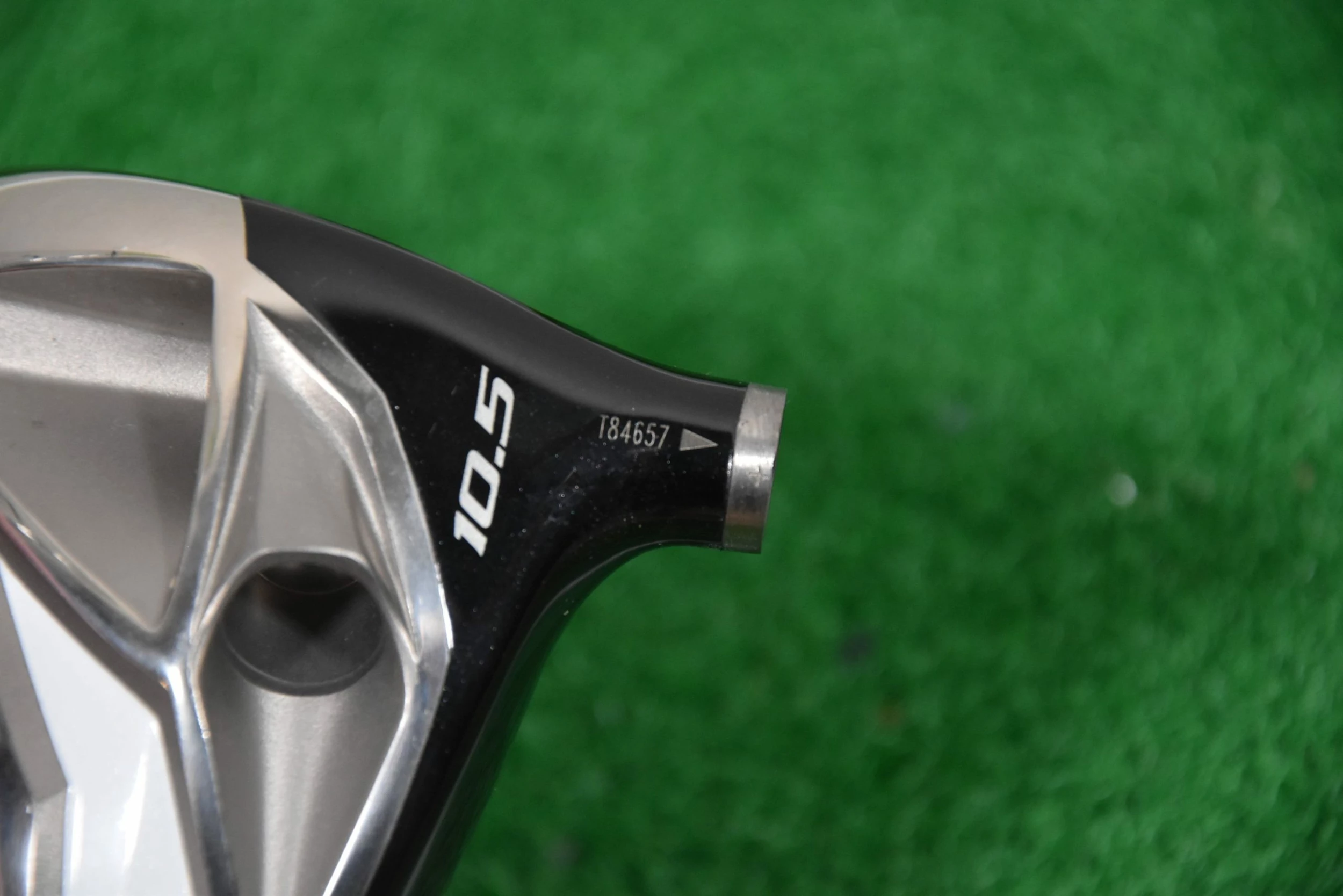 Taylormade R9 Tour Issue Driver 10.5° (Head Only) - Image 4